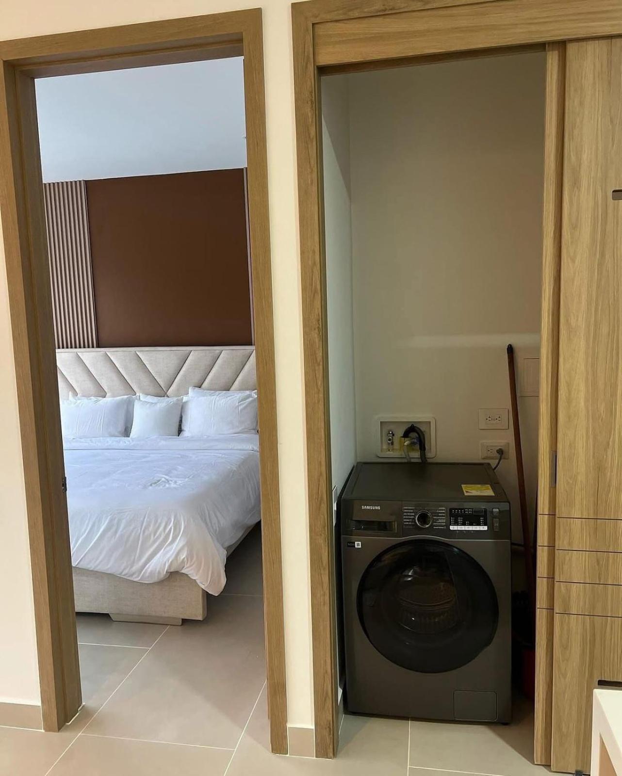 Apartamento En Baia Kirstal Con Vista Hacia La Playa Artificial
