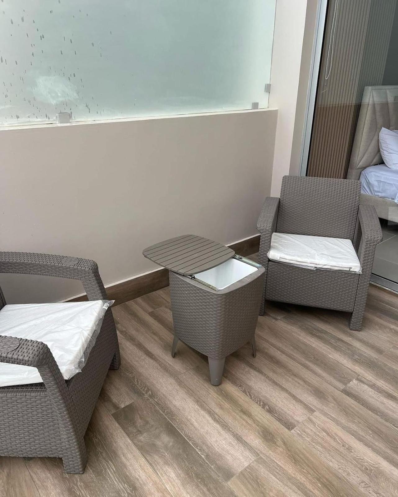Apartamento En Baia Kirstal Con Vista Hacia La Playa Artificial