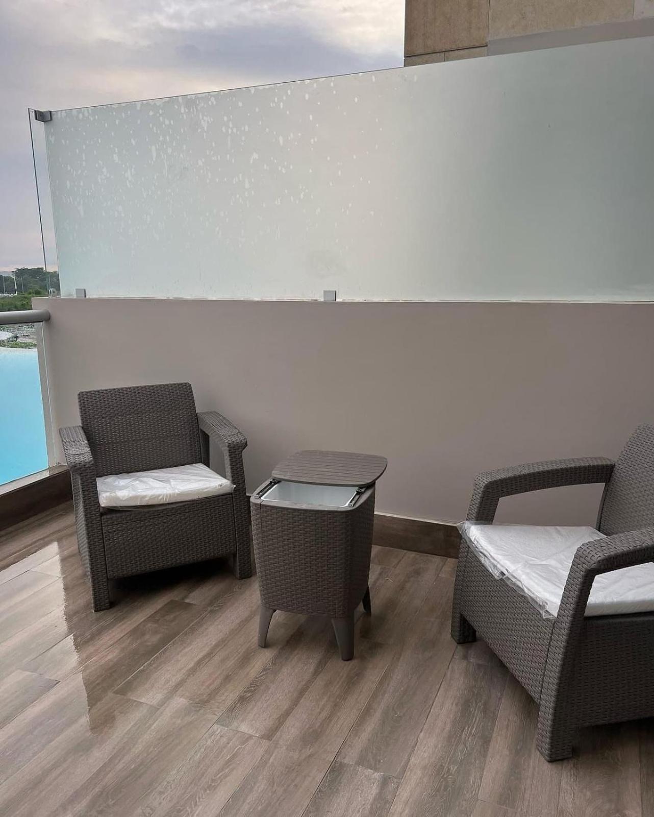 Apartamento En Baia Kirstal Con Vista Hacia La Playa Artificial *