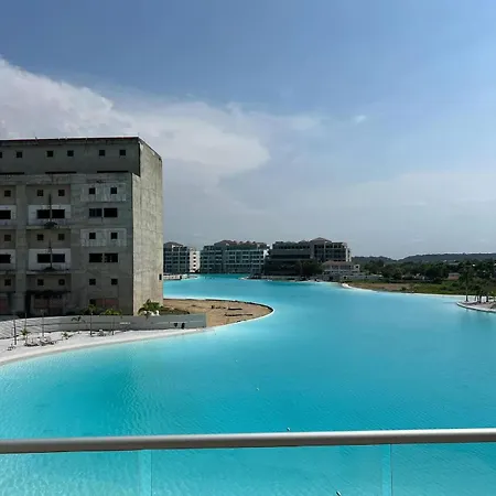 En Baia Kirstal Con Vista Hacia La Playa Artificial * Cartagena